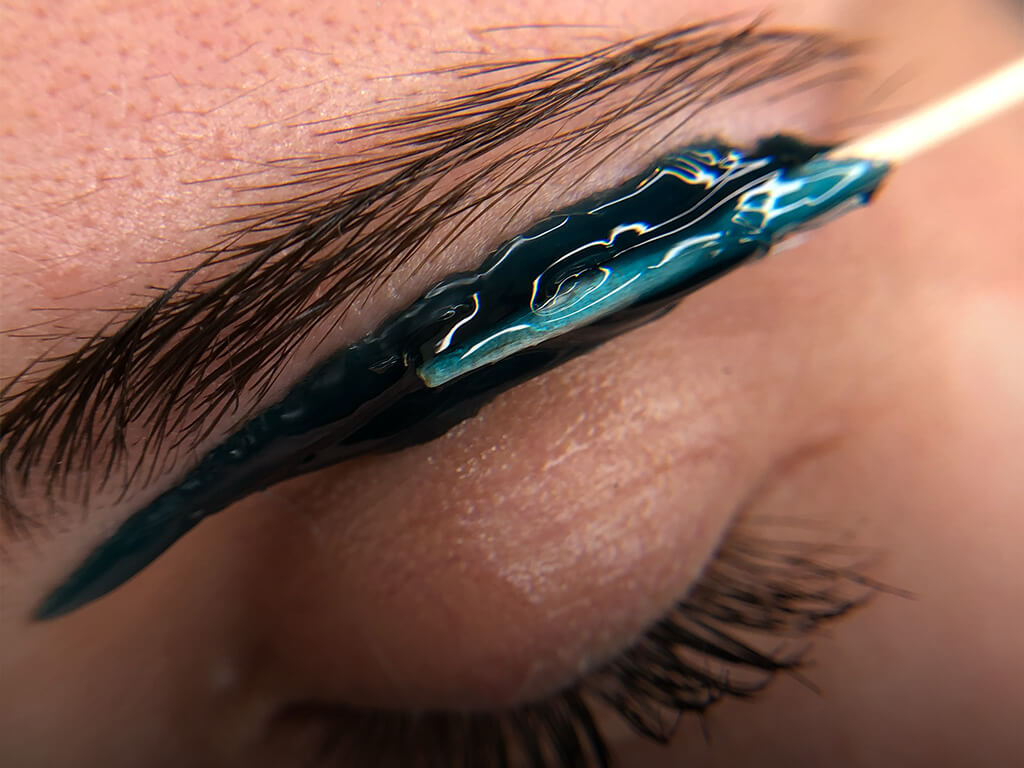 Eyebrow sculpting